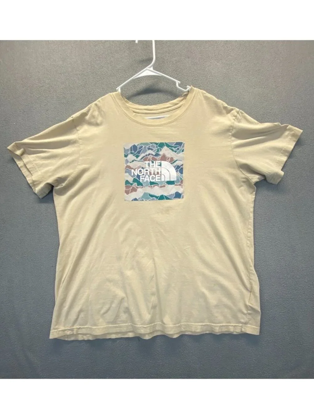 The North Face Men’s Graphic T-shirt  Beige  Cotton Blend  Size XL. LOGO